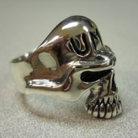 UMF SKULL RING - Thumbnail 1