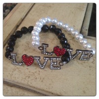 LOVE Heart bead bracelet  - Thumbnail 1