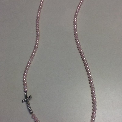 Pink pearl necklace 