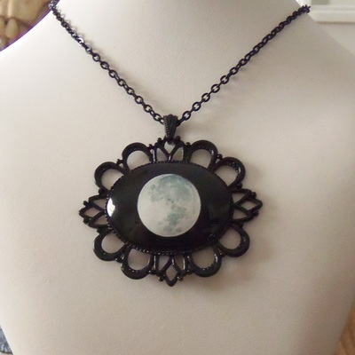 Full moon cameo pendant necklace