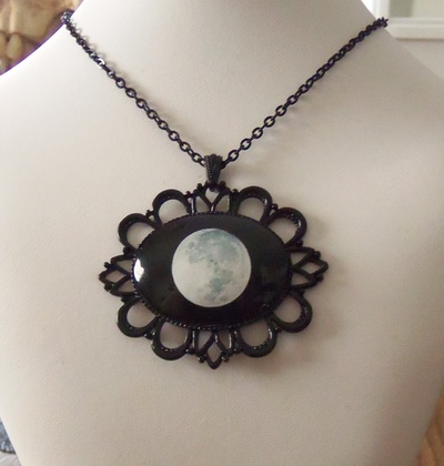 Full moon cameo pendant necklace