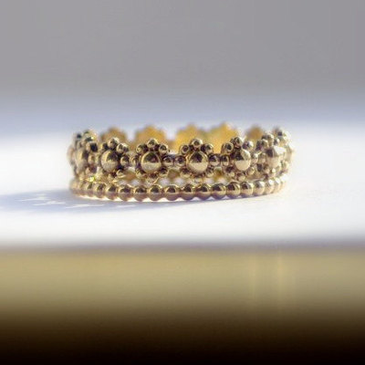 Gold filled daisy chain stackable wedding ring & gold dotted band