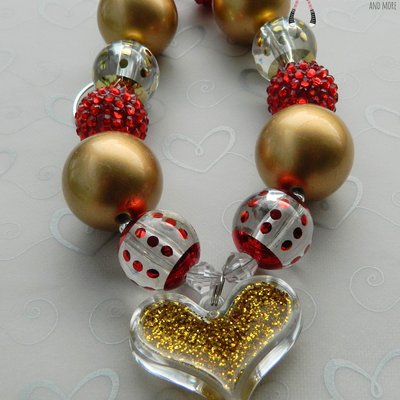 Gold heart christmas chunky necklace/red green/photo props/bubblegum beads/girls jewelry