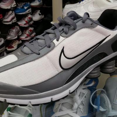 Mens nike shox turbo  wht grey blk