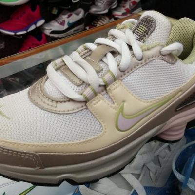 Preschool nike shox turbo wht brwn pink