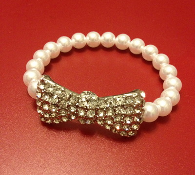 Pearl bow bracelet