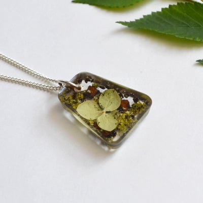 Bark lichen hydrangea necklace, flower necklace, nature lover, botanical jewelry, forest jewelry canadian shop