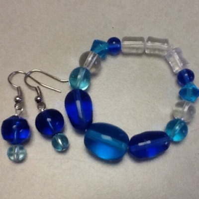 Earrings and bracelet set