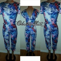V-cut jumpsuit - Thumbnail 1