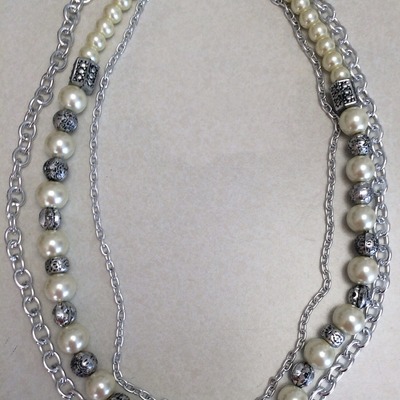 Pearl and silver necklace