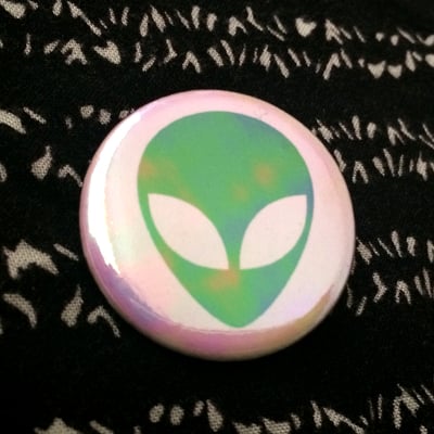 90's Alien Head Pinback Button