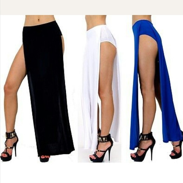 Double slit skirt with butt inset