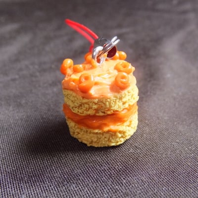 Orange swirl circle cake