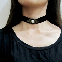 Gothic Pearl Choker - Thumbnail 1