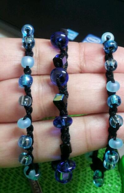 Crochet and glass bracelet - Dark blue