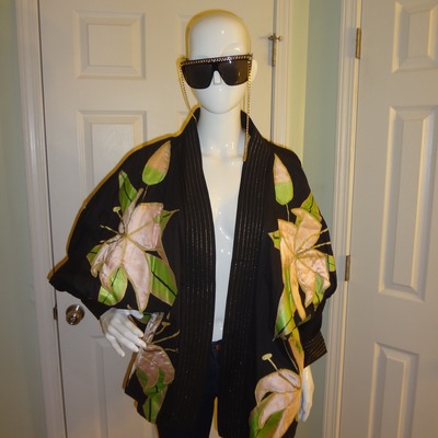 Vintage black/pink floral kimono throw size 2x-3x