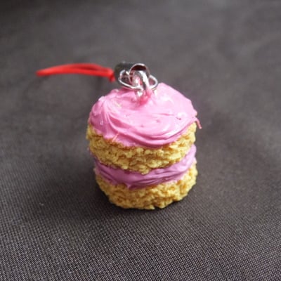 Pink glitter circle cake