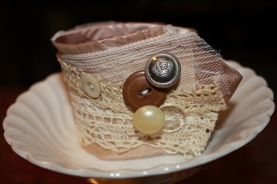 TC100 Kneck Tie Wrist Cuff