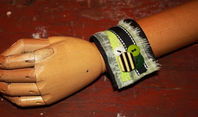 TC102 Kneck Tie Wrist Cuff