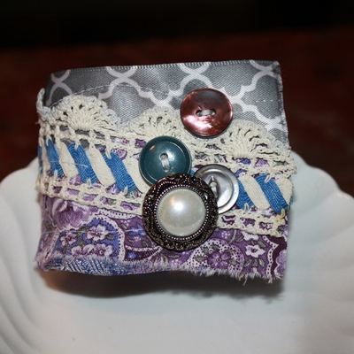 Tc105 kneck tie wrist cuff