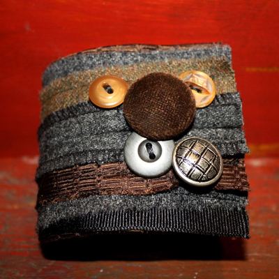 Tc116 kneck tie wrist cuff