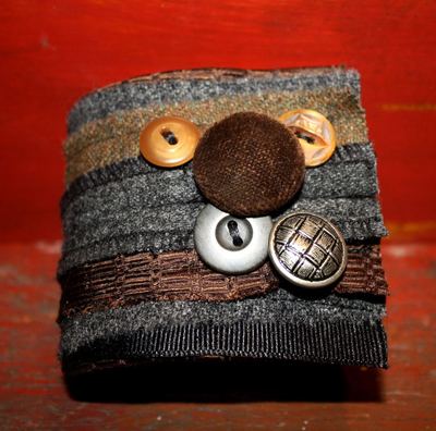 TC116 Kneck Tie Wrist Cuff