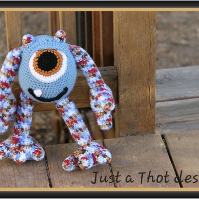 Monster - crochet stuffie - Thumbnail 4