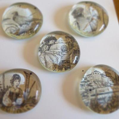 Black & white vintage style magnets