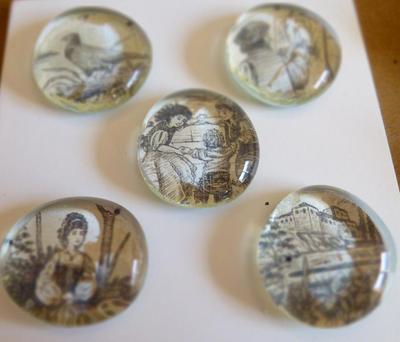 Black & white vintage style magnets