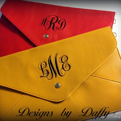 Monogrammed envelope clutch - Thumbnail 4