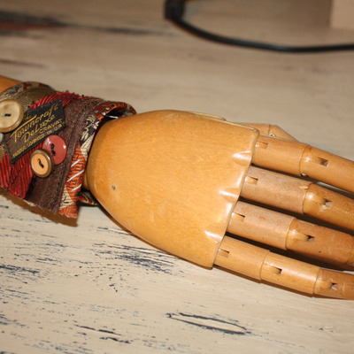 Tc104 kneck tie wrist cuff