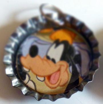 Goofy bottle cap