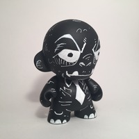Dylan Skully 4" Kidrobot Munny doodle - Thumbnail 1