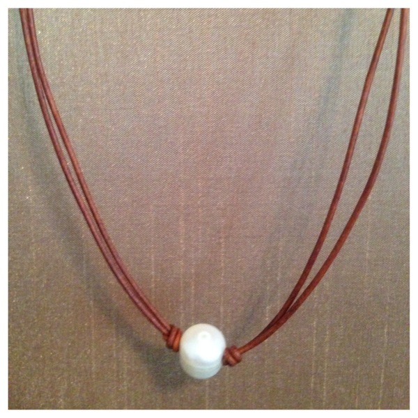 Single Pearl Drop Necklace