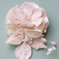 Ivory Hair Bloom Vintage Inspired - Style # SF205 : Luxe in Bloom - Thumbnail 3