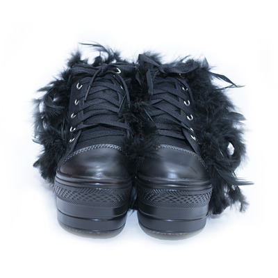 Fluffy sneakers 