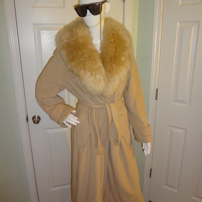 Vintage light tan faux fur collar long coat with belt size 1x