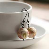 elegant gold japan tensha beads earrings. - Thumbnail 2