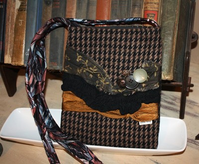 P413 Across Body Pouch 