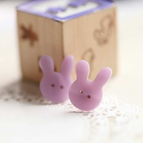 cute bunny earrings.
