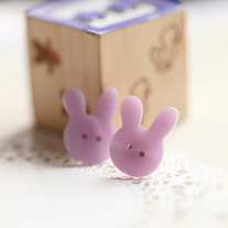 cute bunny earrings.
