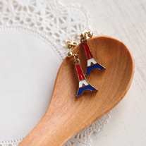 Le Paris. Petite Eiffel Tower Stud Earrings. - Thumbnail 2