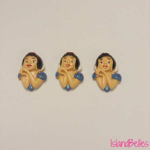 Snow White Cabochon