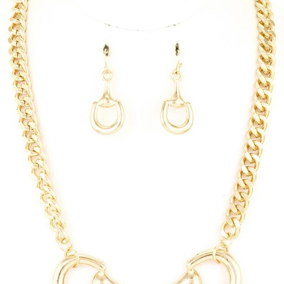 Horsebit links necklace