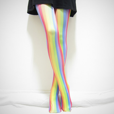 Over the Rainbow_Vertical rainbow striped tights / leggings
