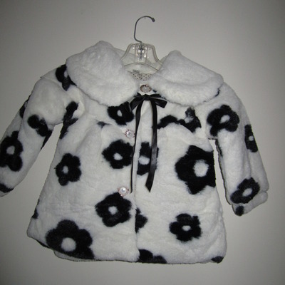 Girls black & white gorgeous fur coat