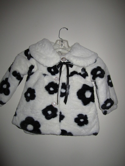 Girls black & white gorgeous fur coat