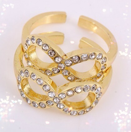 Endless Allure Ring in Gold