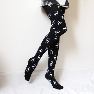 Walking a cat // painted cat pattern tights