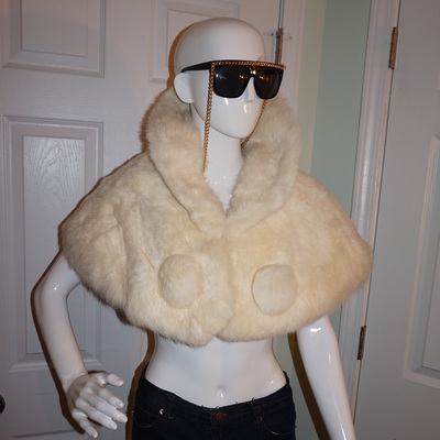 Vintage kronfield furs white rabbit fur collar 